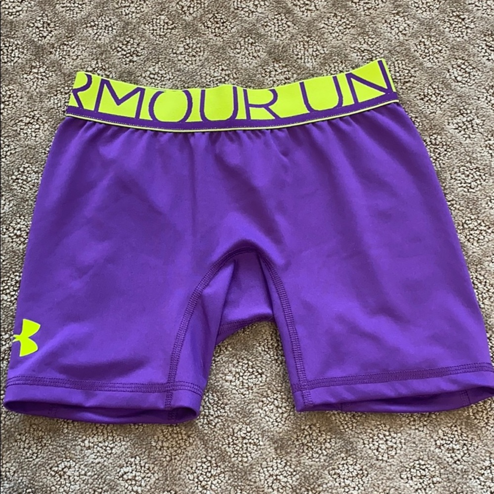 UNDER ARMOUR ATHLETIC SHORTS